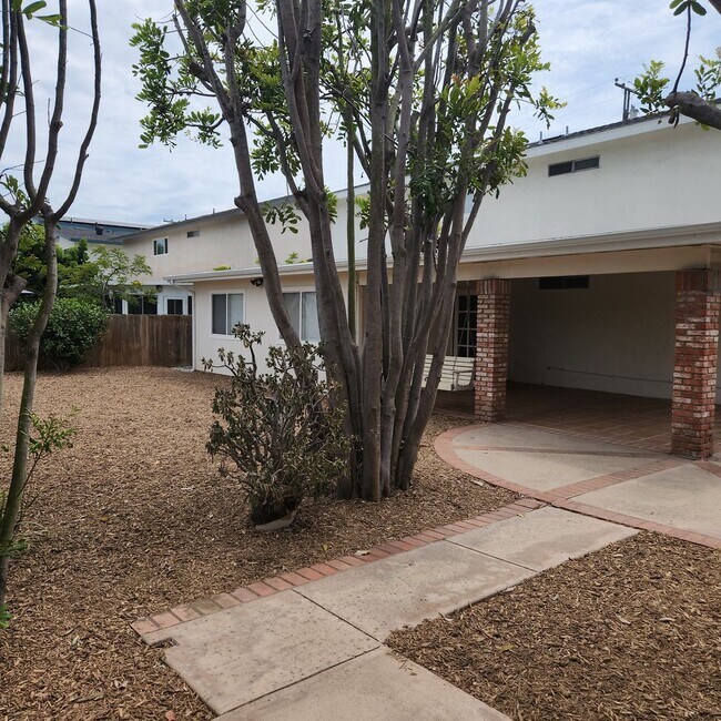 Building Photo - Clairemont Home Just remodeled 3 bed 3 bat...