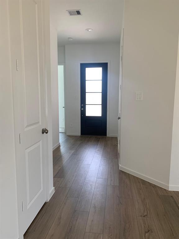Building Photo - 32030 Meadowlake Mews Ln
