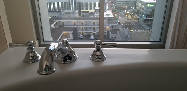 Building Photo - Cortez Hill 2 bed 2bath (downtown), 1217 sqft 2 balconies w/ Great Views!