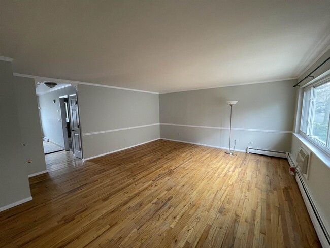 Primary Photo - 1464A 68th St