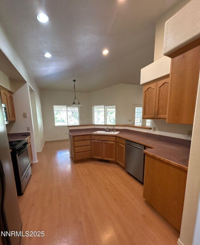 Building Photo - 5390 Vinewood Cir