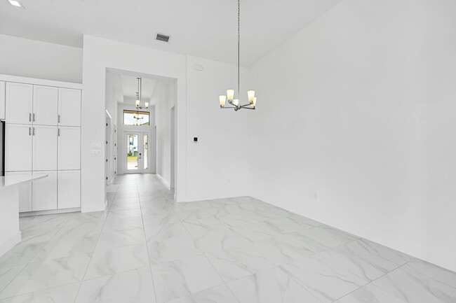 Building Photo - 13069 Feathering Wy