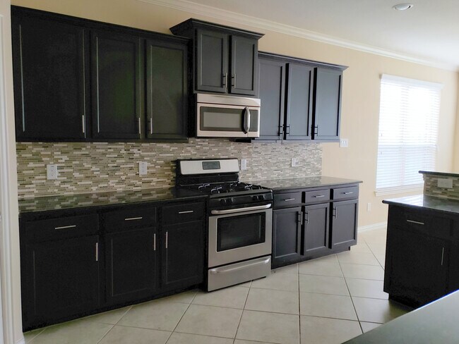 Building Photo - 8818 Cornina Dr