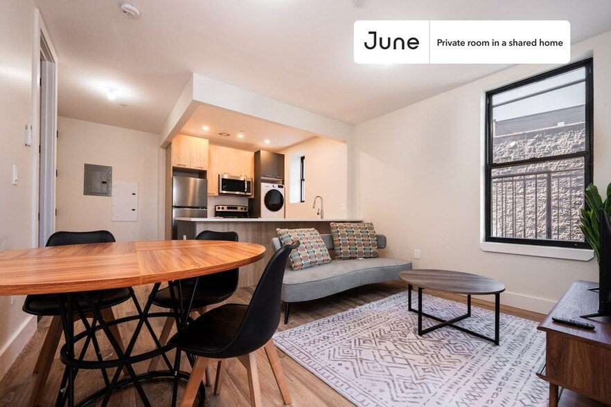 Building Photo - Private bedroom in 2 bed/2 bath Home