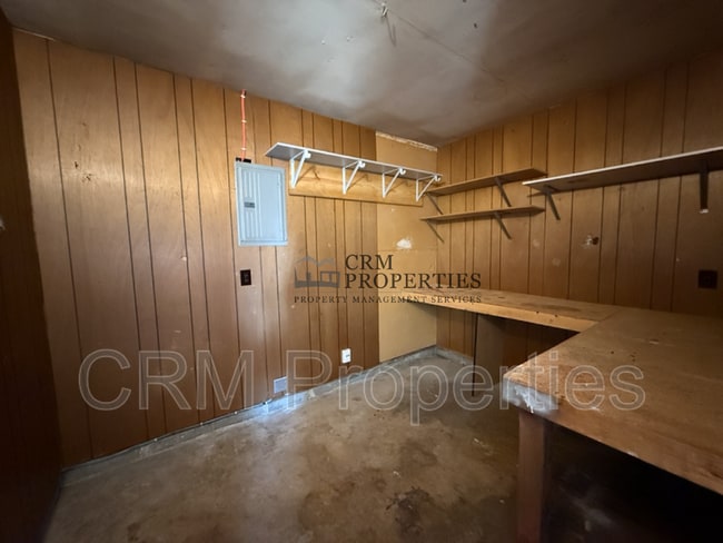 Building Photo - 806 Maumee Dr