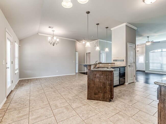 Building Photo - Updated Home + Montague Neighborhood + 3 b...