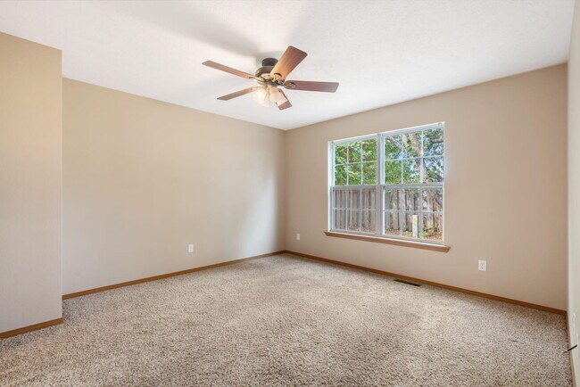Building Photo - 717-719 E Watermill Cir