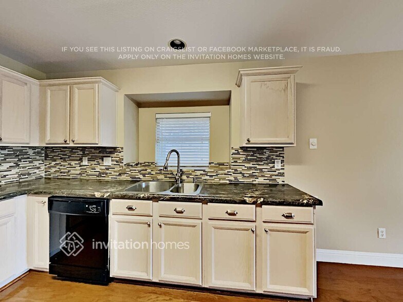 Building Photo - 921 Mockingbird Dr