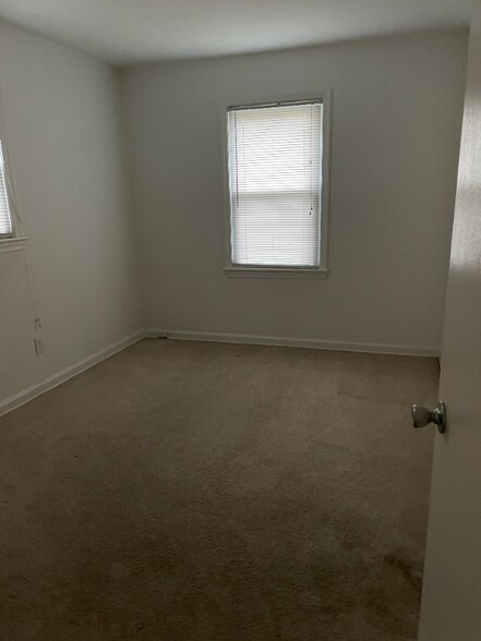 Building Photo - 2710 Fort Baker Dr SE