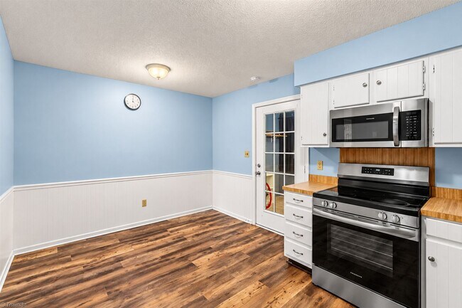 Building Photo - 4000 S Bend Dr