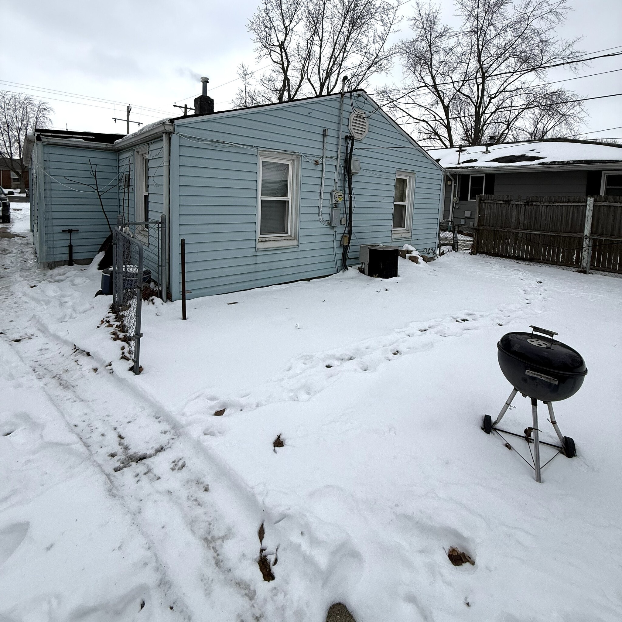 Building Photo - 1524 N Summit Ave