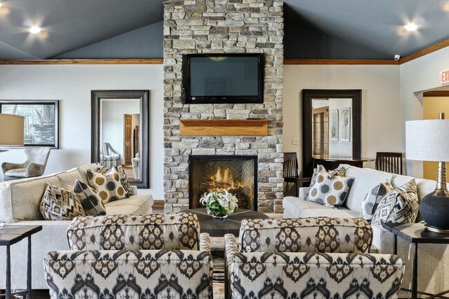Building Photo - 775 Southwind Dr