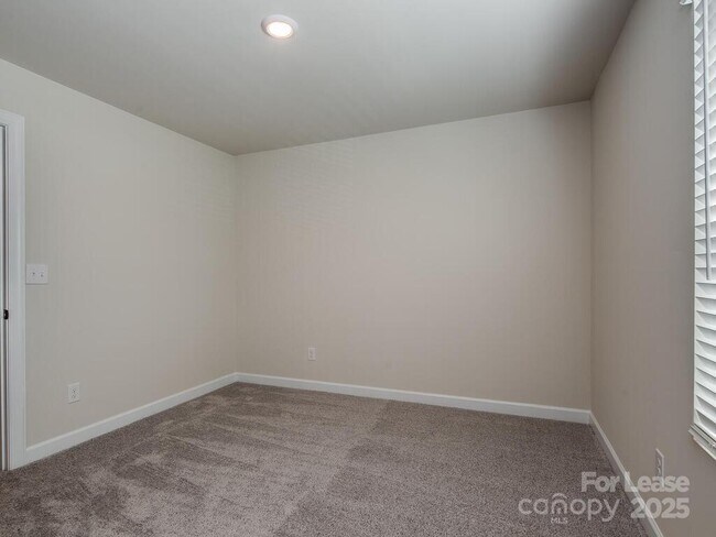 Building Photo - 3506 Auburn Curb Rd