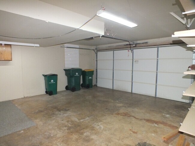 Building Photo - 3 br 2.5 bath Cameron Park Townhome