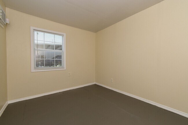 Building Photo - 195 FM 1564