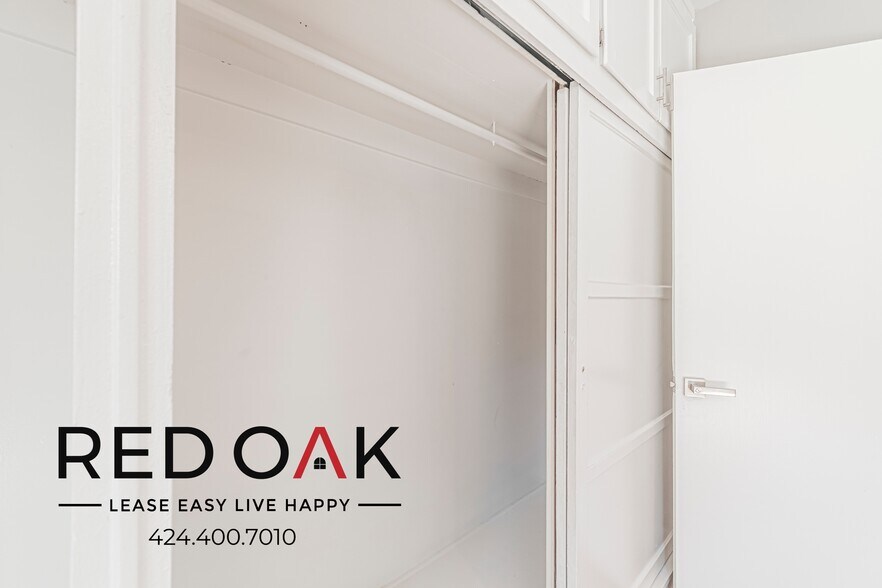 Building Photo - 4646 Coliseum St