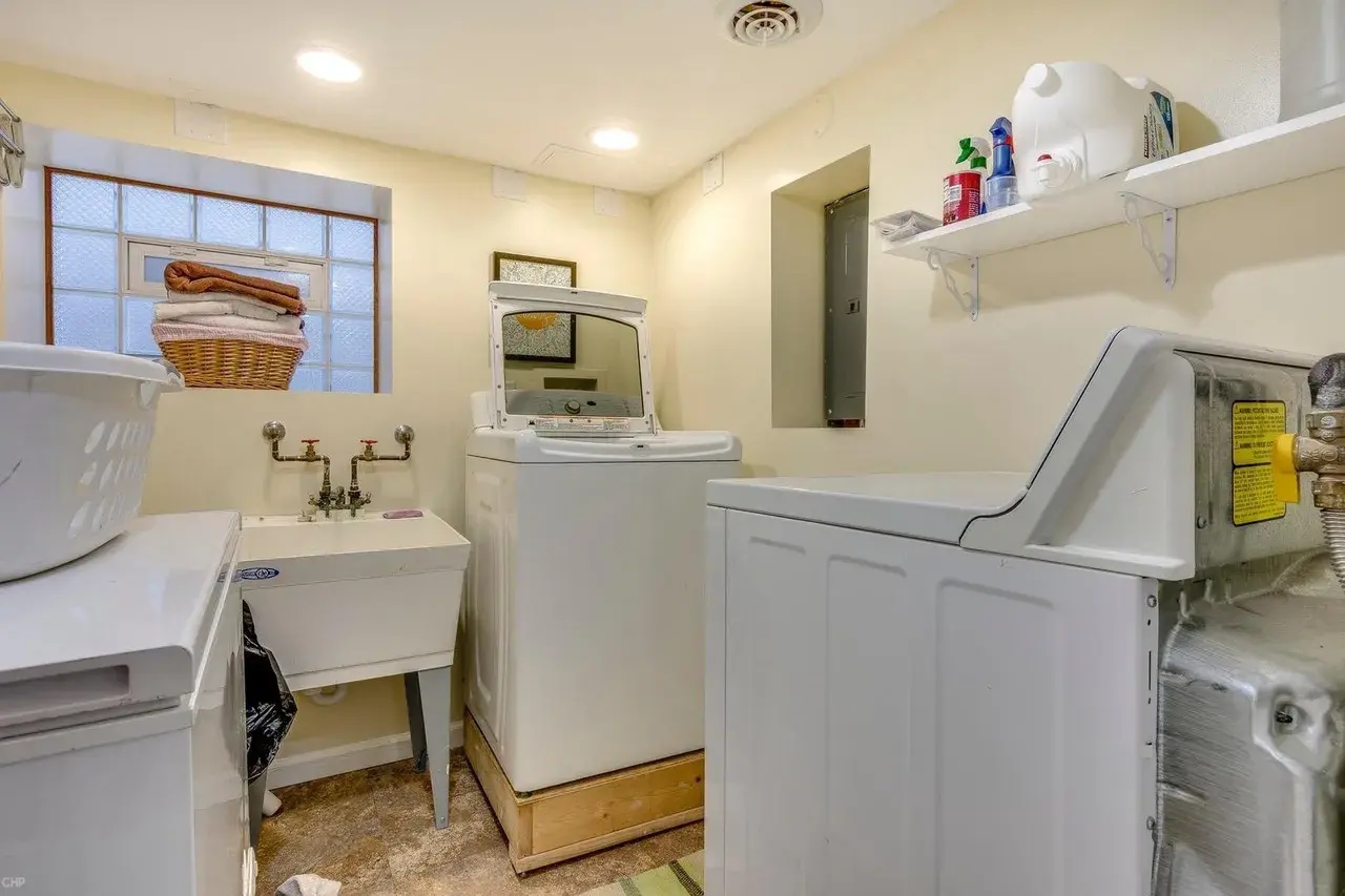 Building Photo - 4021 N Francisco Ave