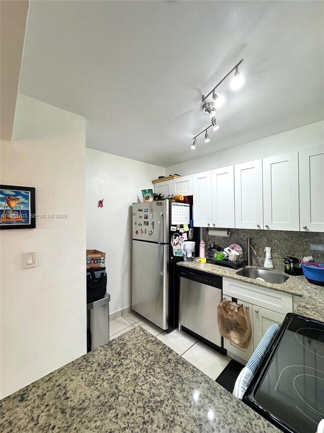 Building Photo - 3551 SW 9th Terrace