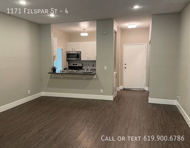 Building Photo - 1171 Felspar St