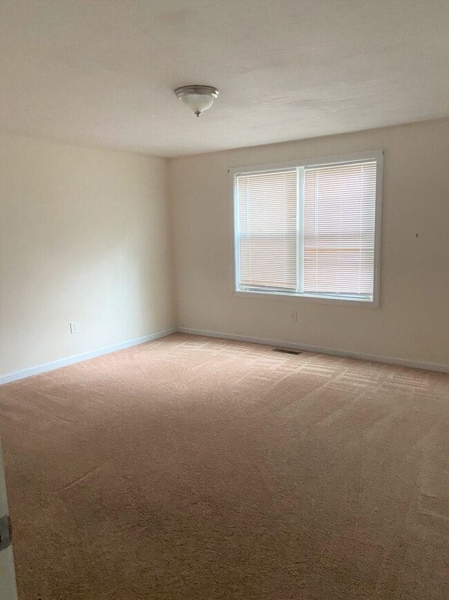 Building Photo - 13 Cottage St