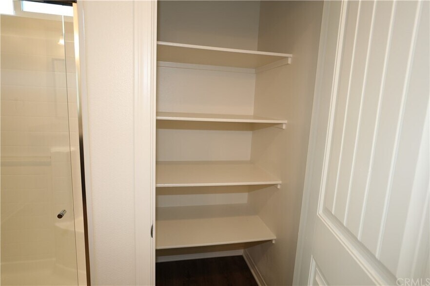 Building Photo - 1006 Peach Grv