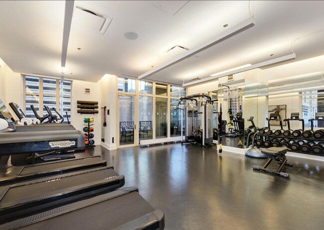 Building Photo - 118 E Erie St