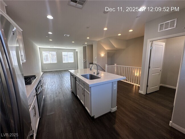 Building Photo - 177 Petaluma Valley Dr