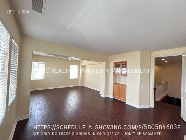 Building Photo - 2541 Hillcrest St