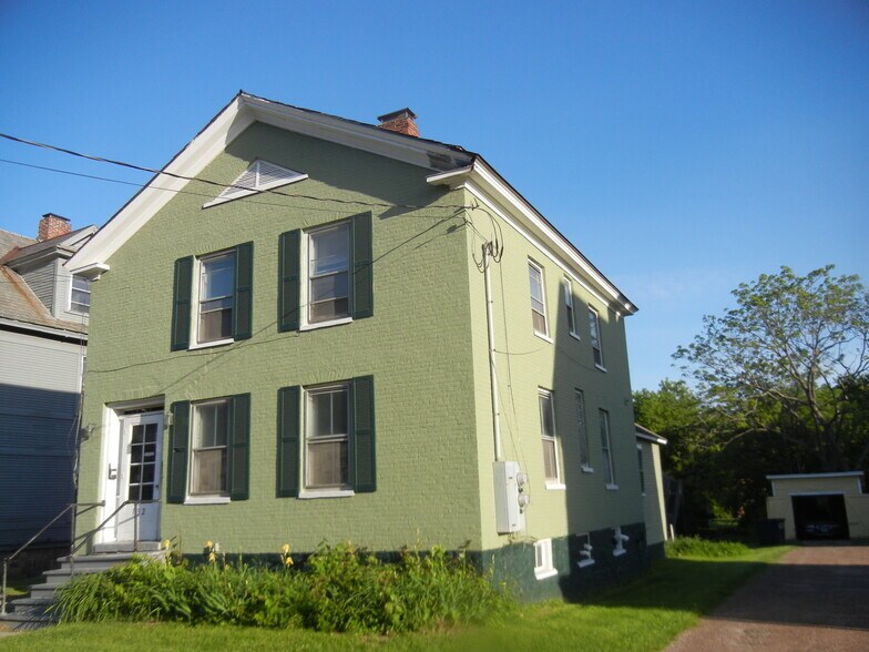 Building Photo - 132 Colchester Ave