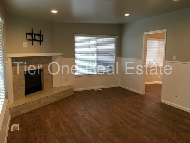 Building Photo - 7405 S 2200 E