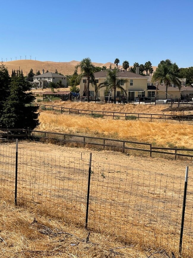 Building Photo - 5-Bedroom, 3-Bathroom Home for Rent on 1-A...