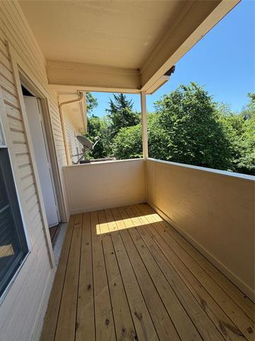 Building Photo - 2108 Lakeforest Dr
