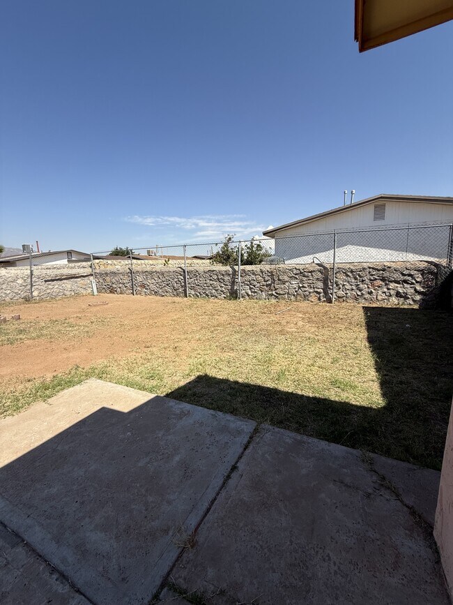 Building Photo - 10709 Opalstone St