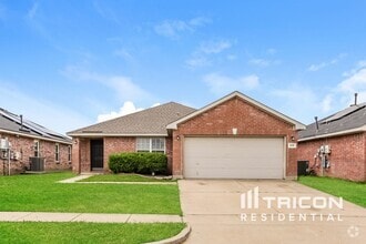 Building Photo - 910 Pryor Dr