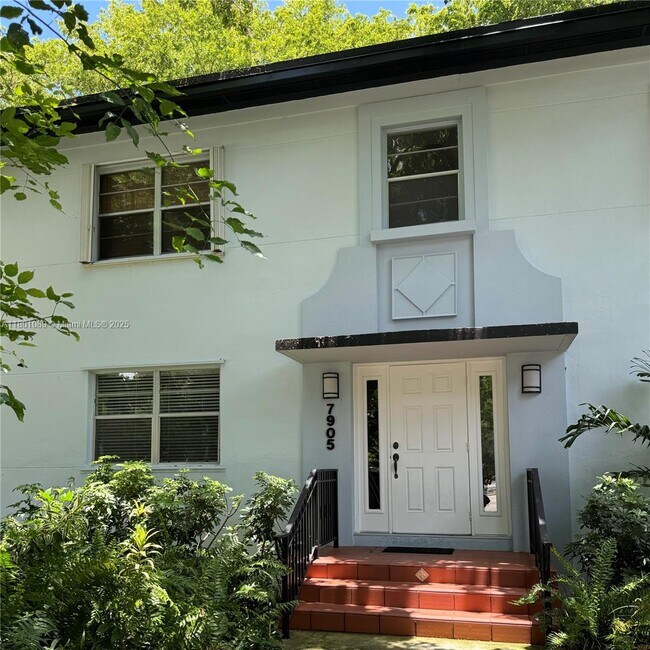 Primary Photo - 7905 SW 57th Ave