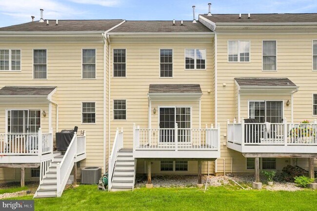 Building Photo - 107 Hearth Ct