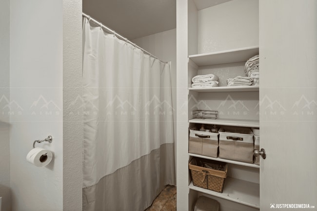 Building Photo - 12739-12739 Tanada Loop