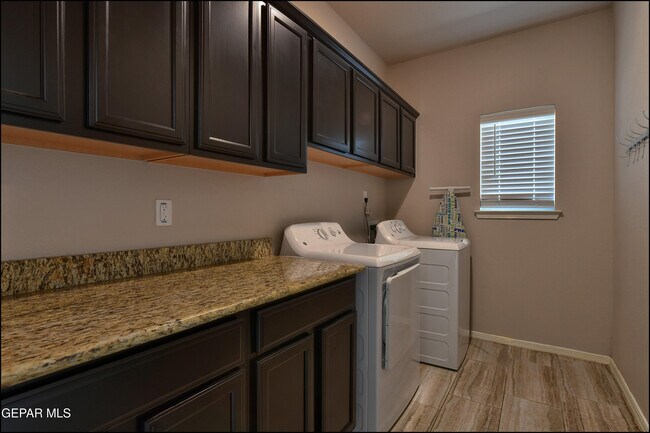 Building Photo - 221 Jennice Cir