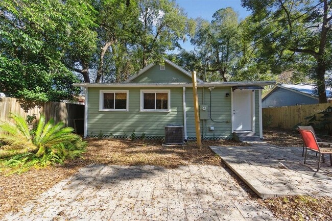 Building Photo - 2114 NW 7th Terrace