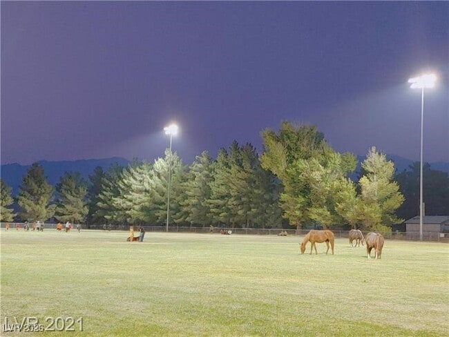 Building Photo - 630 E Simkins Rd