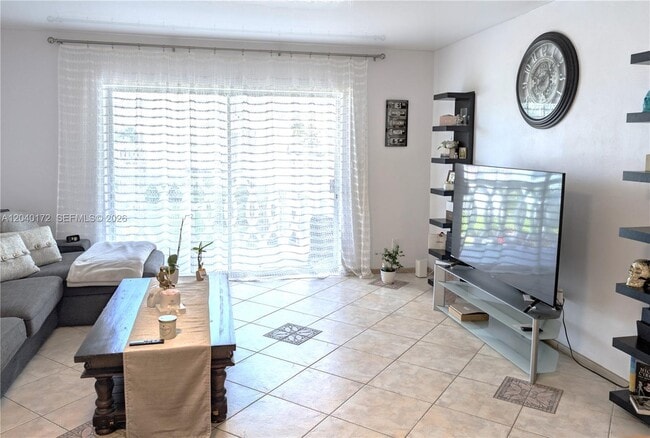 Building Photo - 450 Golden Isles Dr