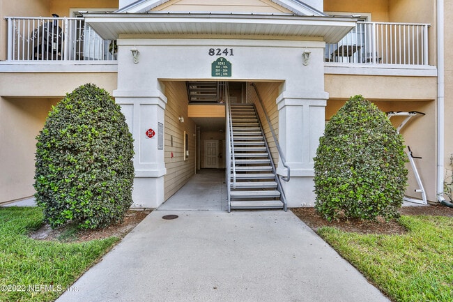 Building Photo - 8241 Pelican Landing Rd