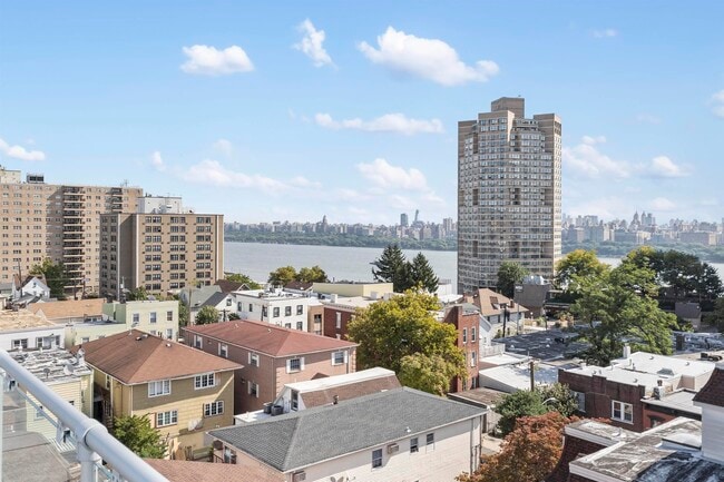 Building Photo - 60 68th St