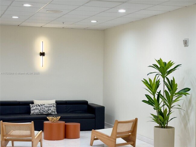 Building Photo - 2780 NE 183rd St