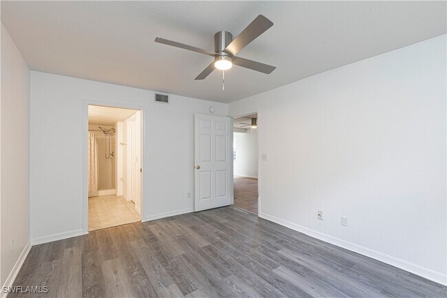 Building Photo - 26658 Little John Ct