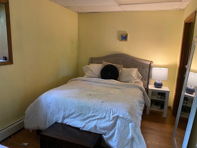 Building Photo - 145 Oakwood Rd