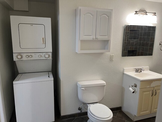 C001 Laundry - 1930 Aldrich Ave S