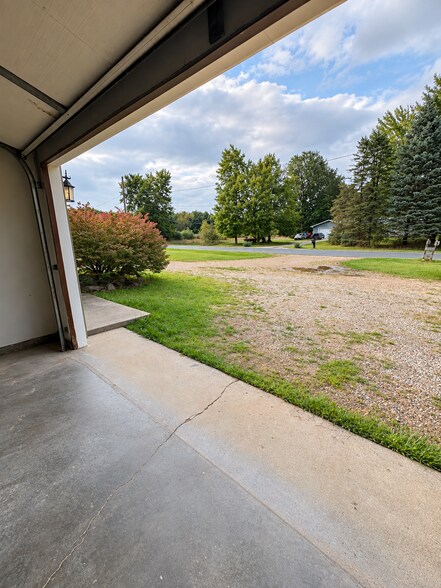 Building Photo - 8131 Ravine Rd