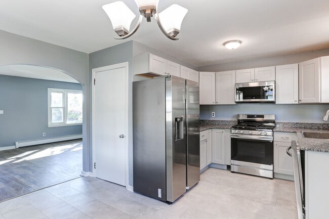 Building Photo - 3 Bedroom home in Silver Spring Twp.