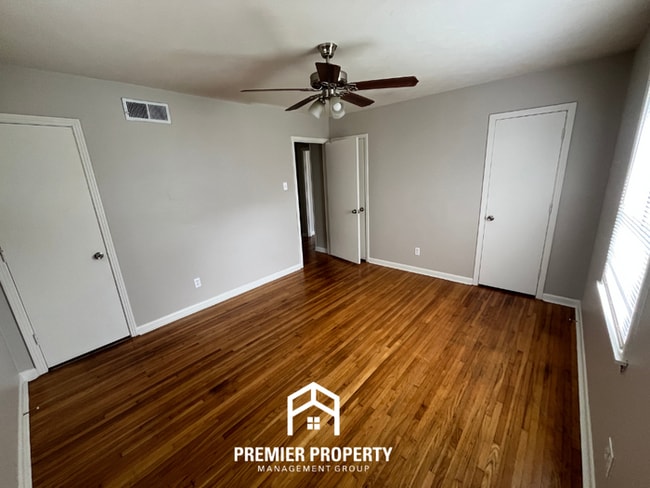 Building Photo - Charming 3BR/2BA in 38118 | Hardwood Floors, Formal Dining & Fenced Yard